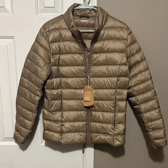 Wantdo Women's Packable Ultra Light Weight Short Down Jacket size Medium NWT - Picture 1 of 7